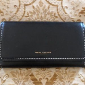 Marc Jacobs Continental Trifold Leather Wallet